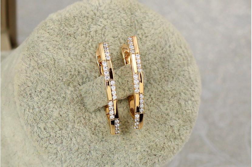 Сережки Xuping Jewelry доріжка з камінцями в шаховому порядку 2.6 см золотисті
