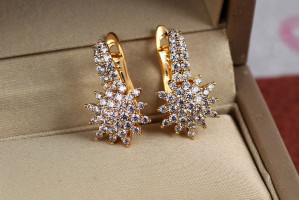 Сережки Xuping Jewelry снігова королева 1.9 см золоті
