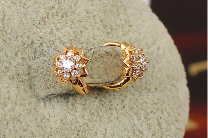 Сережки дитячі Xuping Jewelry квіточка з різними пелюстками 9.5 мм золотисті
