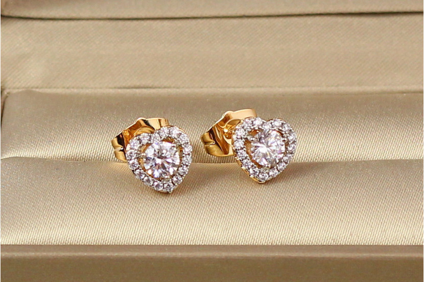 Сережки гвоздики Xuping Jewelry фіанітове серце з родієм в обідку 8 мм золотисті