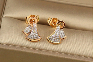 Сережки гвоздики Xuping Jewelry косиночка з родієм1.4 см золоті