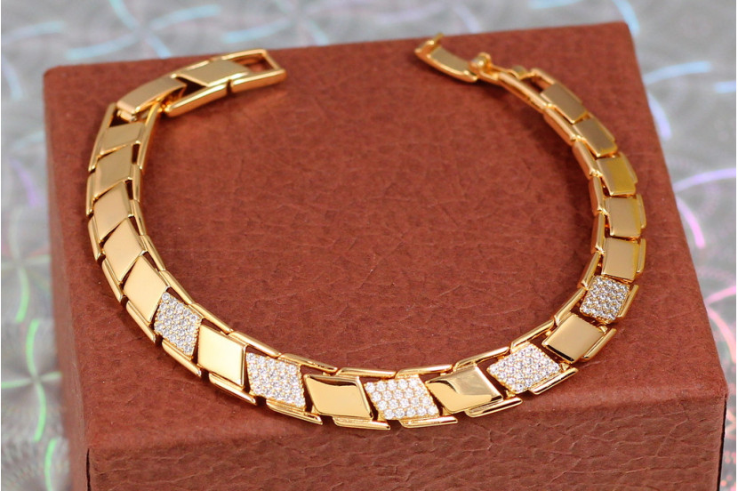 Браслет Xuping Jewelry п'ять ромбів із фіанітів 17 см 8 мм золотистий