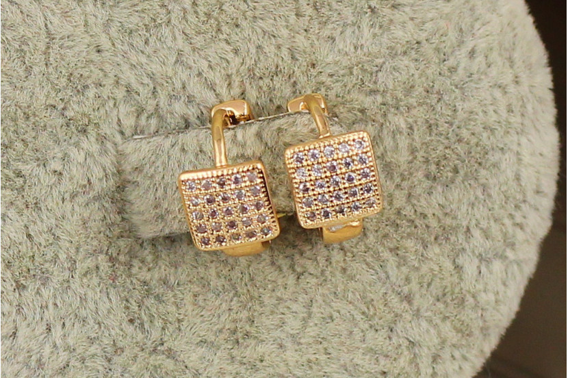 Сережки дитячі Xuping Jewelry квадратики з фіанітами довжина 1,2 см золотисті