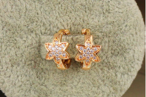 Сережки дитячі Xuping Jewelry квіточка з фіанітами 1.3 см золотисті