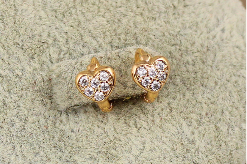 Сережки дитячі Xuping Jewelry серце з фіанітами 8 мм золотисті