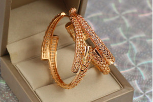 Сережки кільця Хупін Jewelry жасмин 4.7 см золотисті