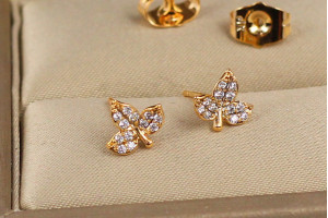 Сережки гвоздики Xuping Jewelry листочок 8 мм золотисті
