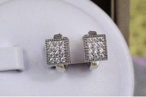 Сережки дитячі Xuping Jewelry квадратики з камінців в окантівці 1.2 см сріблясті