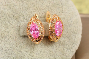 Сережки Xuping Jewelry маркіз із рожевим камнем 1.6 см золотисті