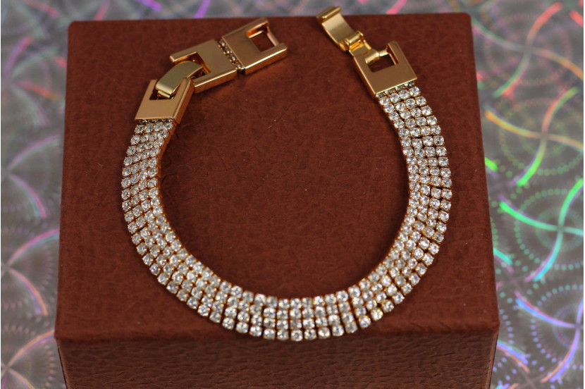 Браслет Xuping Jewelry чотири доріжки з білих каменів 19 см 8 мм золотистий