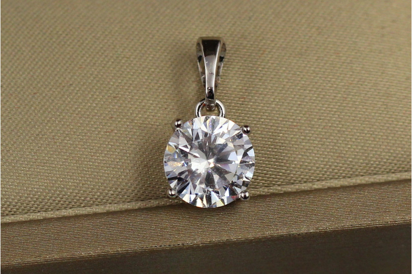 Кулон Xuping Jewelry білий камінь на чотири кріплення 7 мм сріблястий