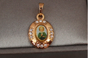 Ладанка Xuping Jewelry овальна Матрона з камінням кольорова 2 см золотиста