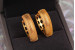 Сережки Xuping Jewelry широкі дужки з фарбуванням 2,6 см золотисті