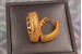 Сережки Xuping Jewelry широкі дужки з фарбуванням 2,6 см золотисті