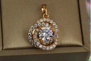 Кулон Xuping Jewelry вир із фіанітів 1.6 см золотистий