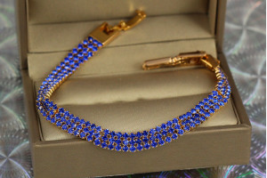 Браслет Xuping Jewelry три доріжки із синіх каменів 18.5 см 8 мм золотистий