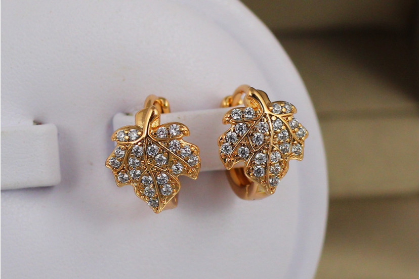 Сережки дитячі Xuping Jewelry кленовий листочок 1.3 см золотисті
