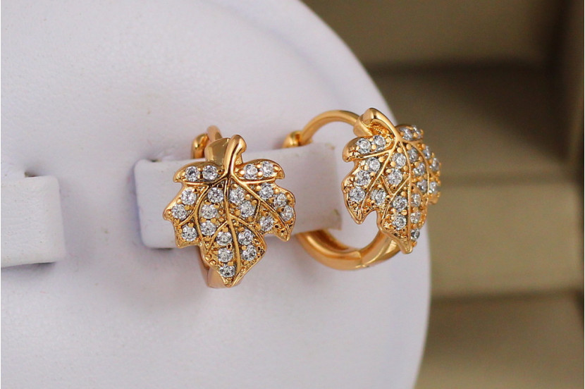Сережки дитячі Xuping Jewelry кленовий листочок 1.3 см золотисті