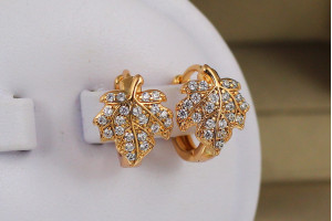Сережки дитячі Xuping Jewelry кленовий листочок 1.3 см золотисті