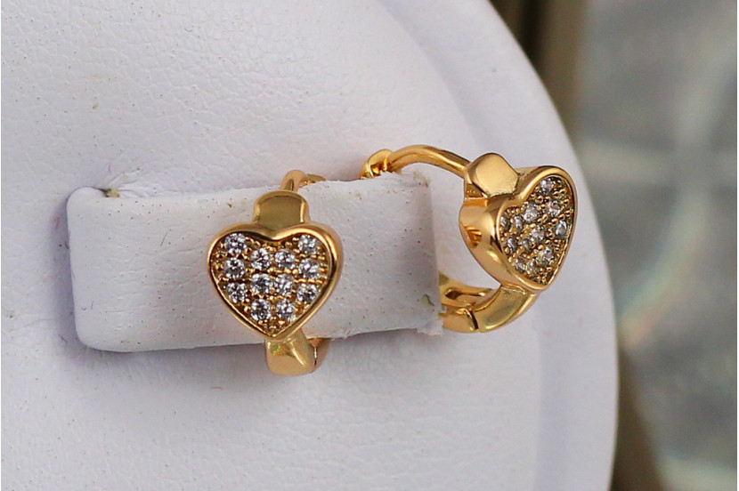 Сережки дитячі Xuping Jewelry серце з камінців у обідку 9 мм золотисті