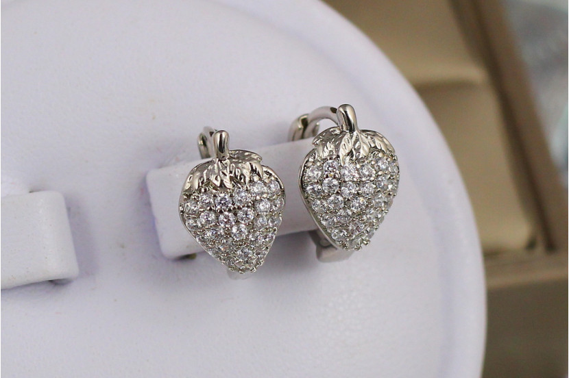 Сережки Xuping Jewelry полуничка 1.2 см сріблясті