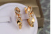 Сережки Xuping Jewelry коса з камінцями 2.9 см золотисті