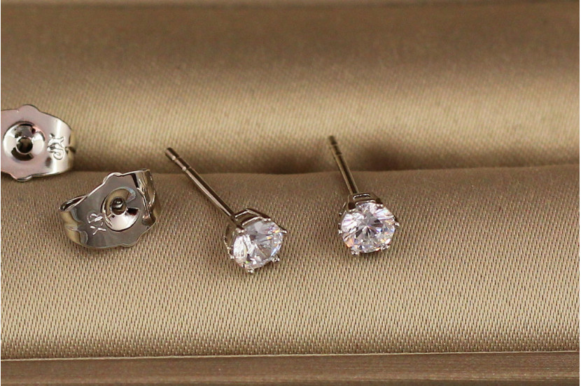 Сережки гвоздики Xuping Jewelry камінці на шість кріплень 4 мм сріблясті
