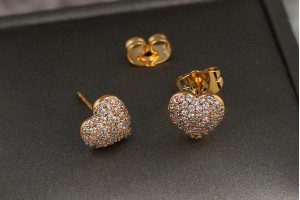 Сережки гвоздики Xuping Jewelry серця з дрібних фіанітів 9 мм золотисті