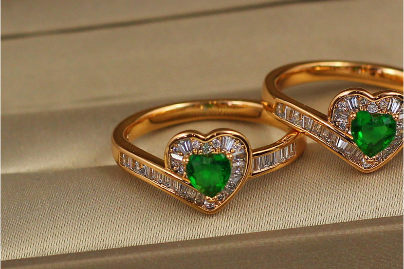 Кільце Xuping Jewelry із зеленим серцем р 19 золотисте
