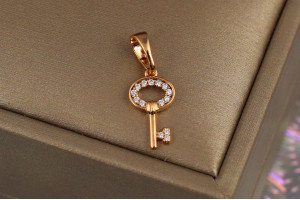 Кулон Xuping Jewelry золотий ключик 1.4 см золотистий