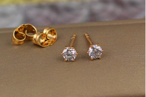 Сережки гвоздики Xuping Jewelry камінці на шість кріплень 4 мм золотисті