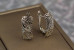 Сережки Xuping Jewelry вигнутий прямокутник різний візерунок зі змійкою 1.8 см сріблясті