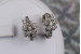 Сережки Xuping Jewelry квіточка із листячками 1.8 см сріблясті