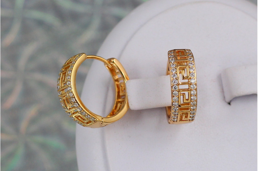 Сережки Xuping Jewelry з грецьким візерунком бортики з камінців 1.9 см золотисті