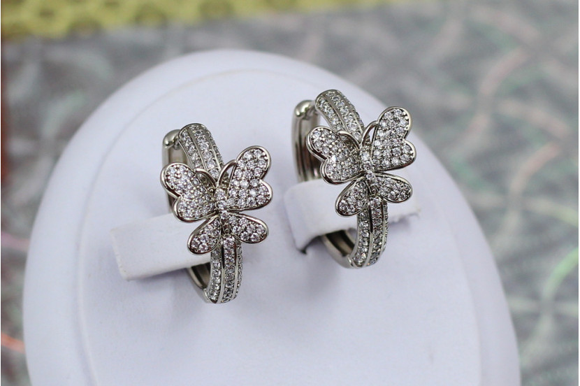 Сережки Xuping Jewelry політ метелика 2.4 см сріблясті