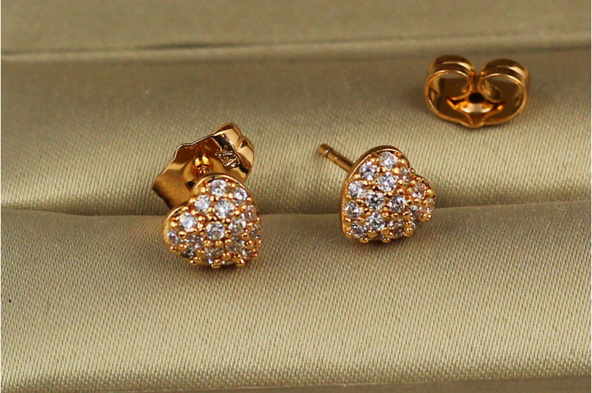 Сережки гвоздики Xuping Jewelry сердечка в камінцях 7 мм золотисті