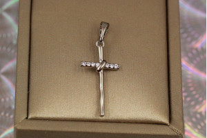 Хрестик Xuping Jewelry зв'язаний бамбуковий хрест 2.4 см сріблястий