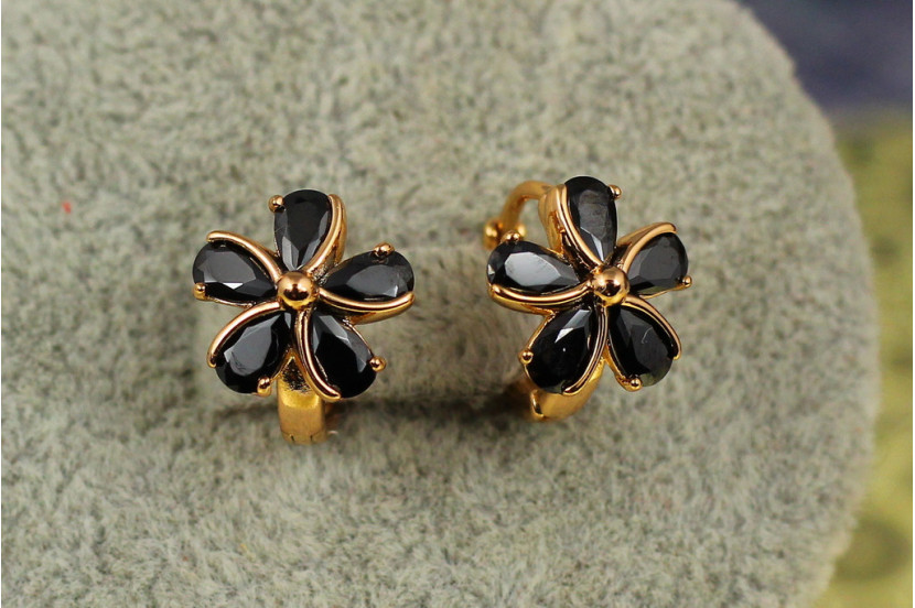 Сережки Xuping Jewelry квітка з чорним камінням 1.1 см золотисті