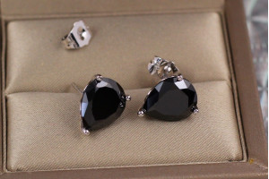 Сережки гвоздики Xuping Jewelry фіаніт у формі краплі 1.3 см сріблясті