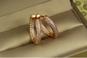 Сережки Xuping Jewelry опуклі кільця з камінням спереду та ззаду 2 см золоті
