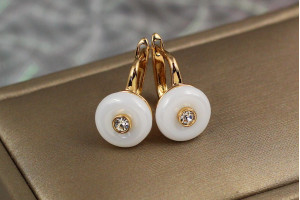 Сережки Xuping Jewelry гармонія сфер із білою керамікою 1.5 см золоті