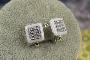 Сережки Xuping Jewelry віконце з білою керамікою 10 мм сріблясті