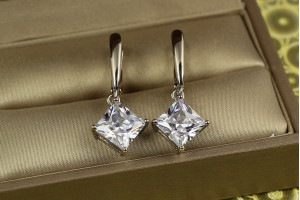 Сережки Xuping Jewelry ромбики 3 см сріблясті