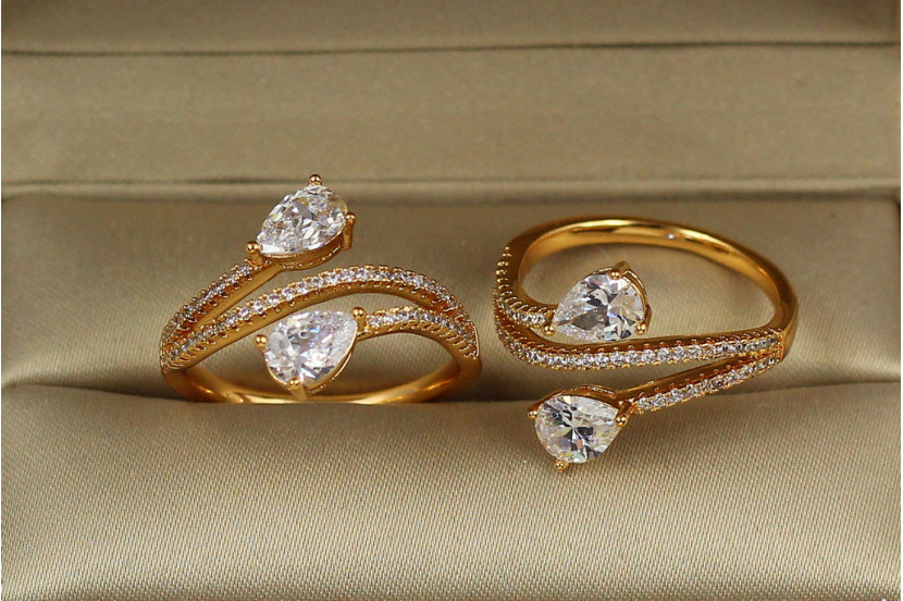 Кільце Xuping Jewelry зустрічні краплі р 18 золотисте