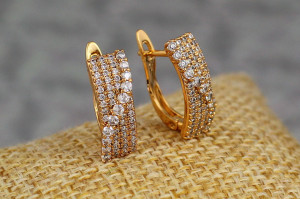 Сережки Xuping Jewelry широкі з фіанітами змійка з каменів по діагоналі 1.8 см золотисті
