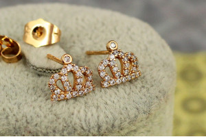 Сережки гвоздики Xuping Jewelry корона з камінцями 8 мм золотисті
