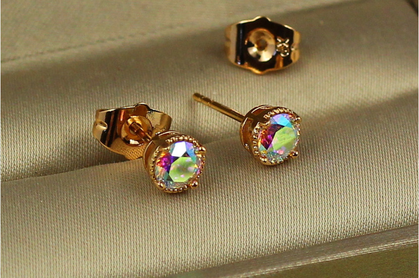 Сережки гвоздики Xuping Jewelry фіаніт хамелеон в обідку з точок 5 мм золотисті