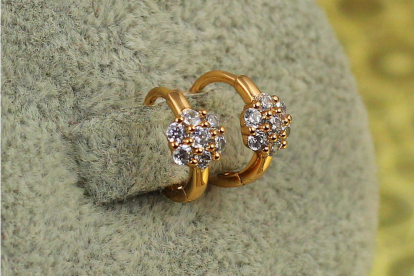 Сережки дитячі Xuping Jewelry квіточка з крапками 10 мм золотисті
