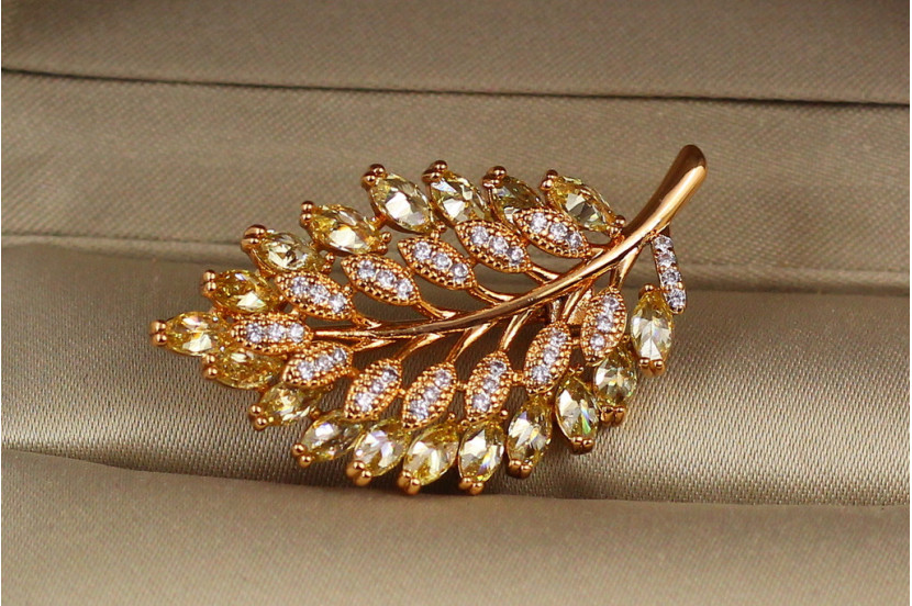 Брошка Xuping Jewelry осиновий листочок золотиста
