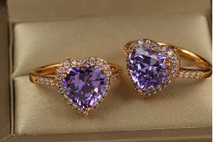 Кільце Xuping Jewelry серце океану з фіолетовим камнем р 19 золотисте